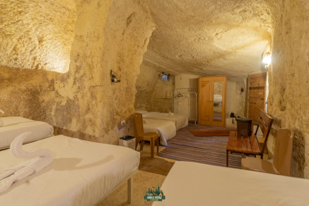 Chambre troglodyte | Jordanie - famille voyage et sac a dos
